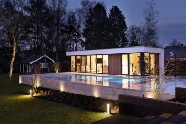 Moderne villa met geavanceerde verlichting, elektra en domotica geïnstalleerd door Wouters Techniek